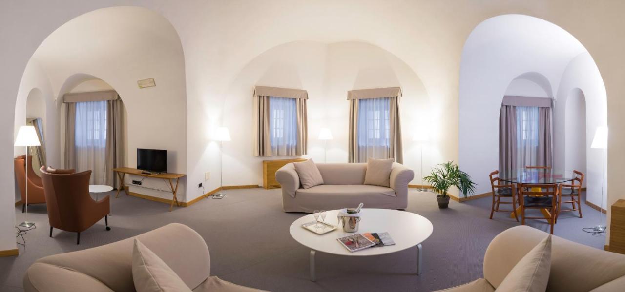Hotel Cavour Et Des Officiers Bard Εξωτερικό φωτογραφία
